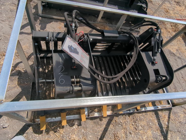 new-landhonor-rgb-11-72w-grab-bucket-skid-steer-attachment-image-1