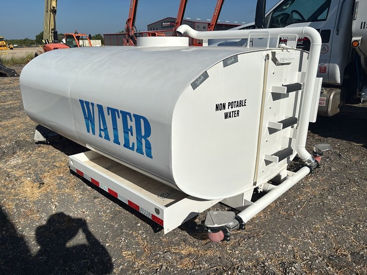 unused-splash-10ft.-2,100-gallon-water-truck-body-3/16-s-image-4
