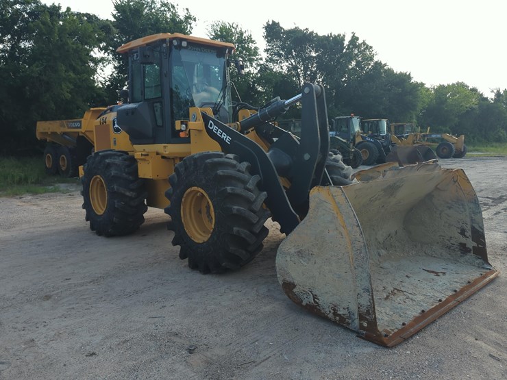 2022-deere-544p-image-3