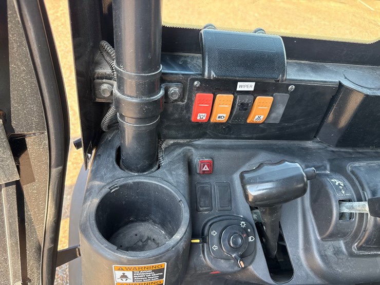 2017-kubota-rtvx1140-image-30