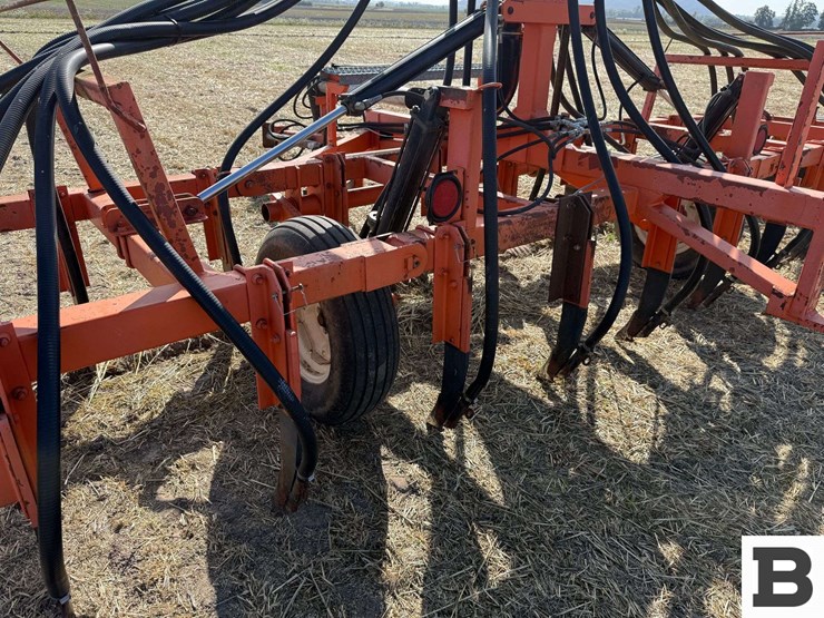 2008-custom-22.5'-air-seeder-image-23
