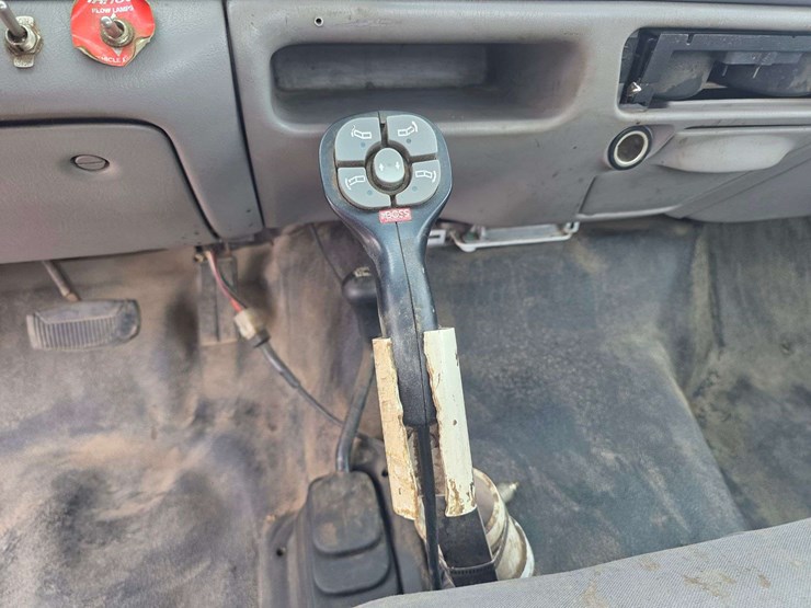1999-ford-f250-xl-image-37