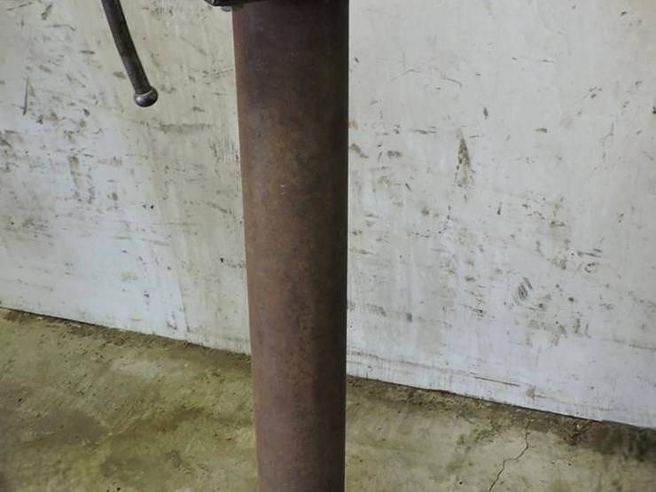 wilton,-4”-vise-on-stand-image-2