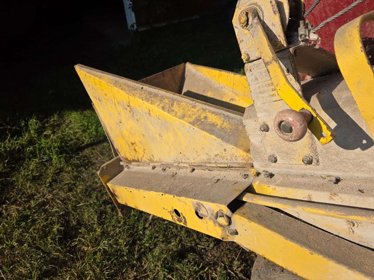 new-holland-355-image-16