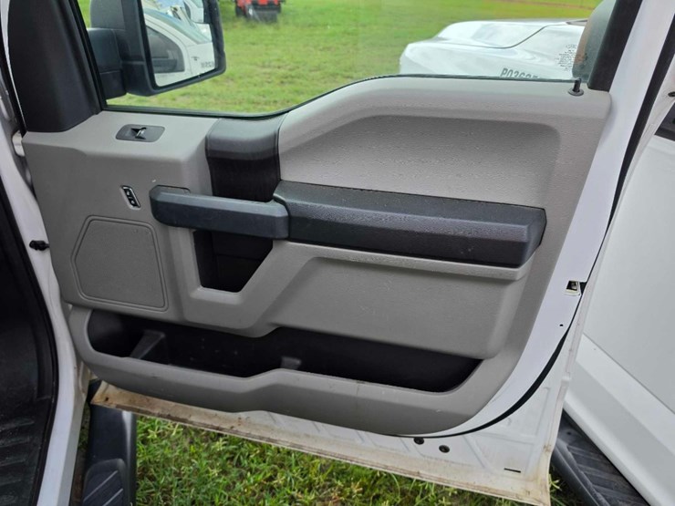 2019-ford-f150-xl-image-8