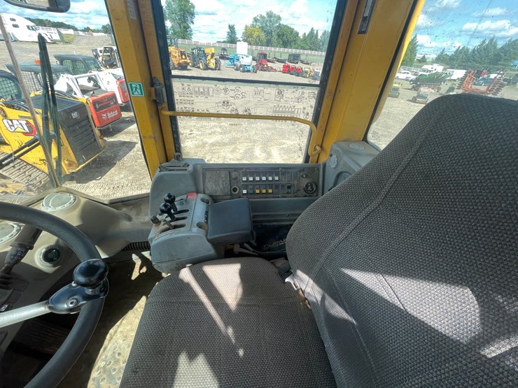 2005-volvo-l90e-image-35