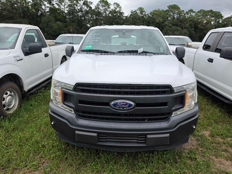 2019-ford-f150-xl-image-2