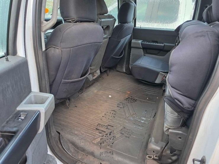 2022-ford-f150-xl-image-11