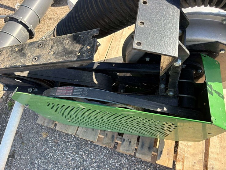 john-deere-630f-image-16