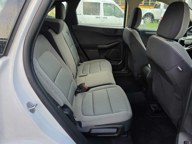 2020-ford-escape-image-8