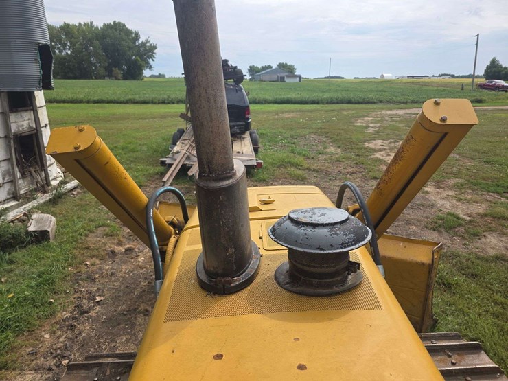 deere-750b-lt-image-39
