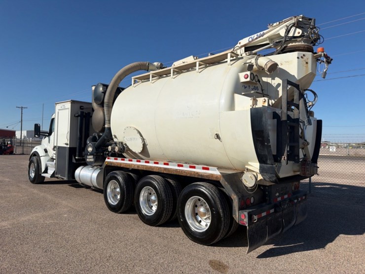 2024-kenworth-t880-image-13