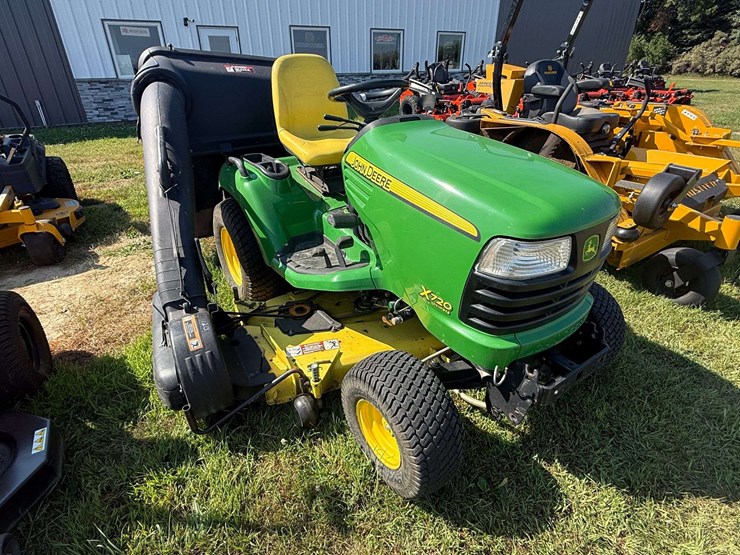 john-deere-x720-image-1