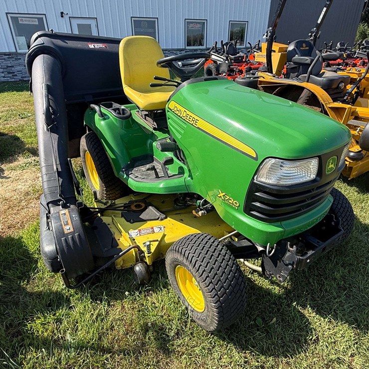 JOHN DEERE X720