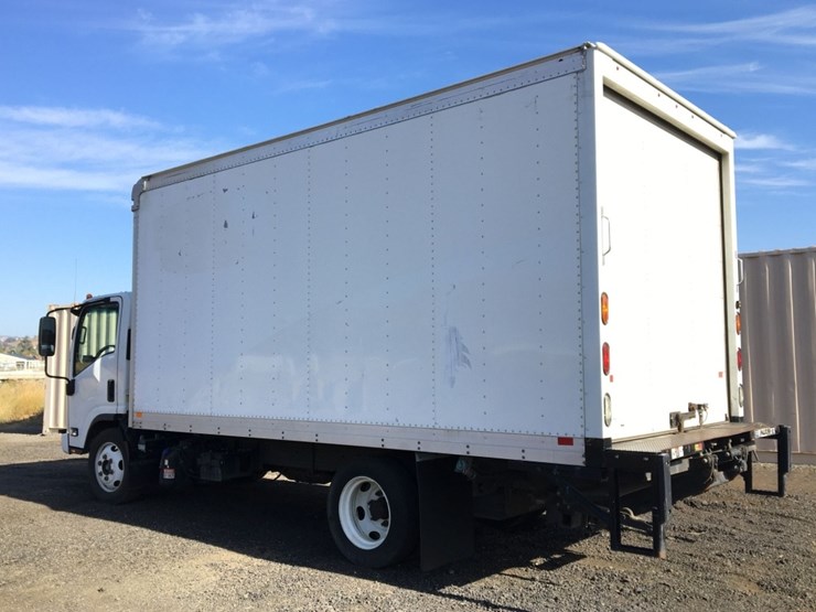 2022-isuzu-npr-hd-image-4