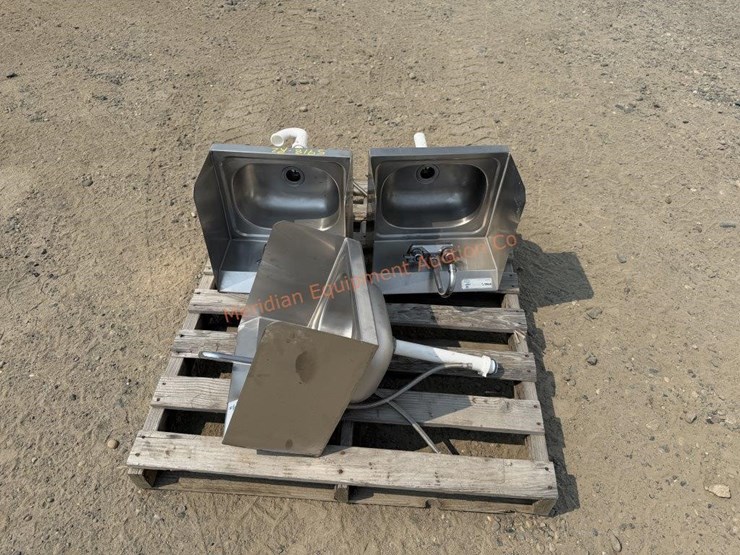 3--steel-commercial-hand-wash-sinks-image-5