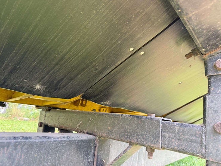 new-holland-73c-image-17