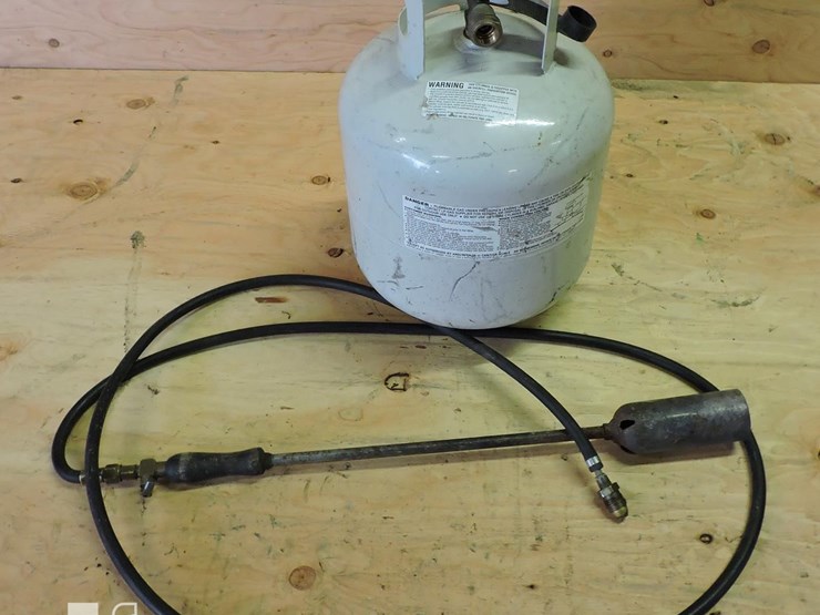 15-lb-propane-tank-w/weed-burner,-tank-is-empty-image-1