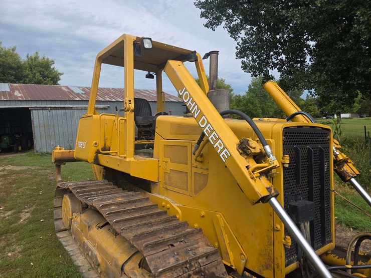 deere-750b-lt-image-29
