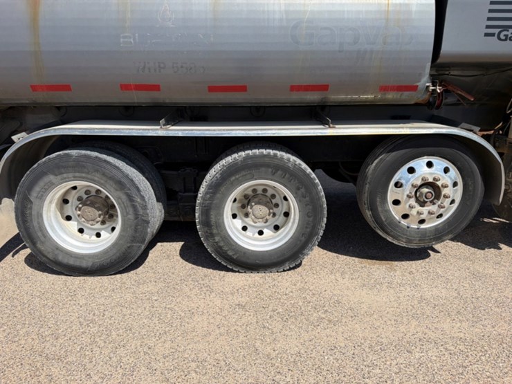 2018-peterbilt-367-image-7