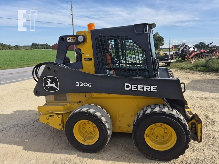 2024-deere-320g-image-6