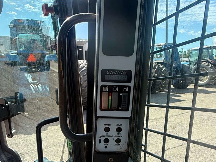 new-holland-l220-image-15