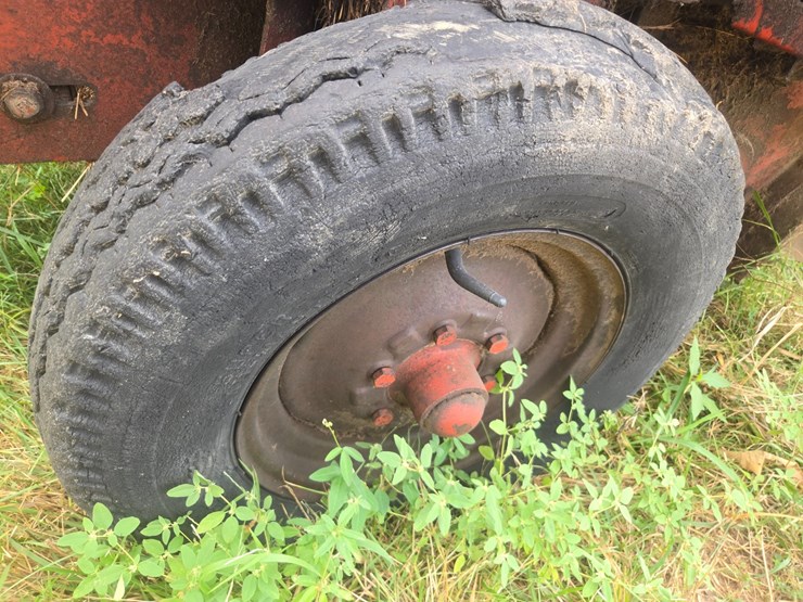 hesston-5540-image-29