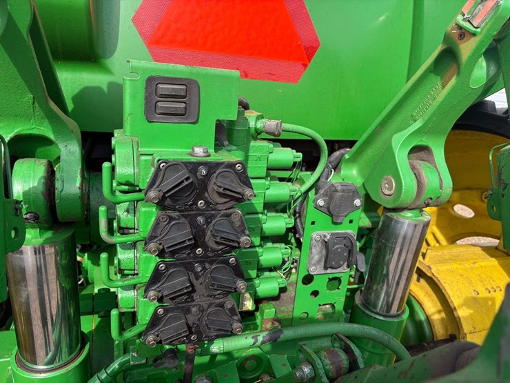 2006-john-deere-8430t-image-19