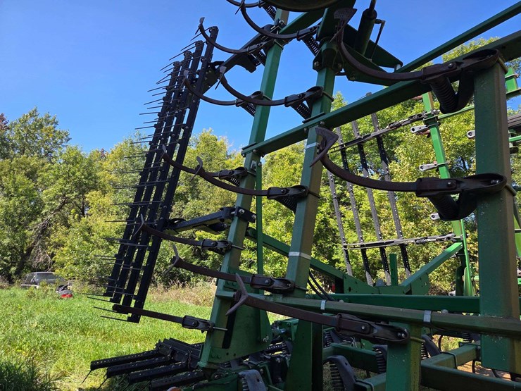 john-deere-2210-image-19