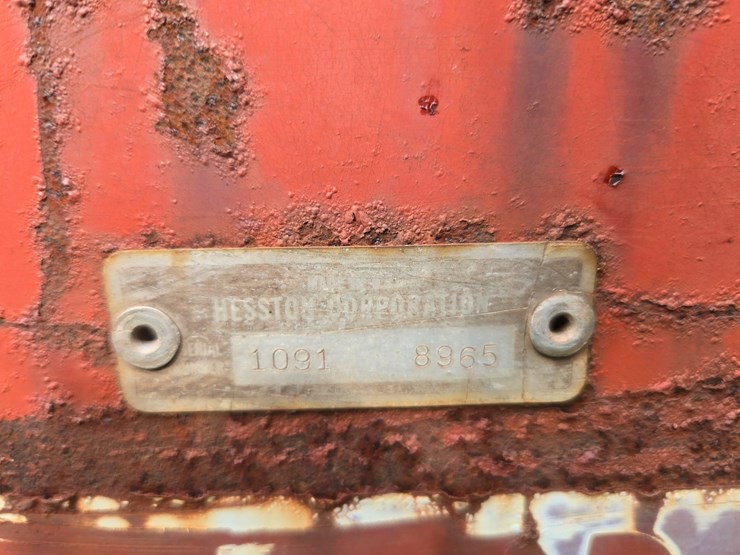 hesston-1091-image-28