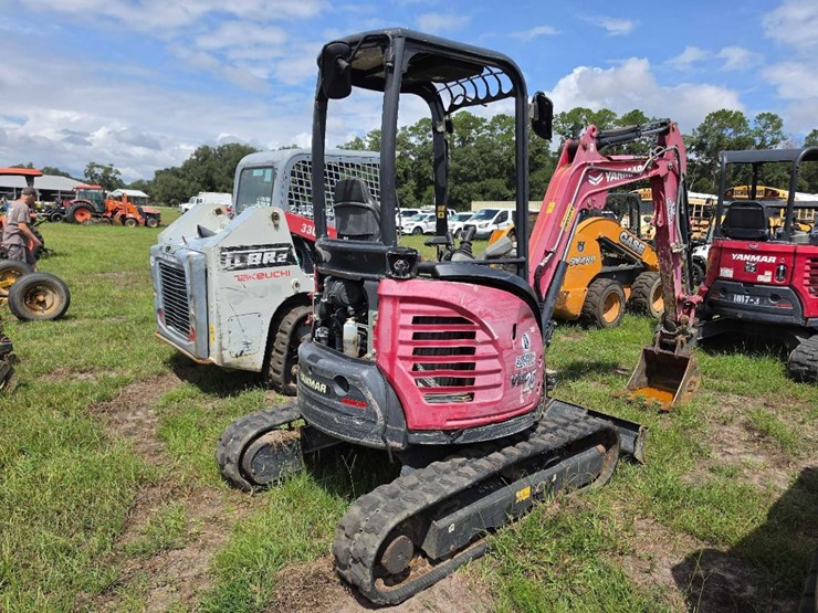 2022-yanmar-vio25-image-4