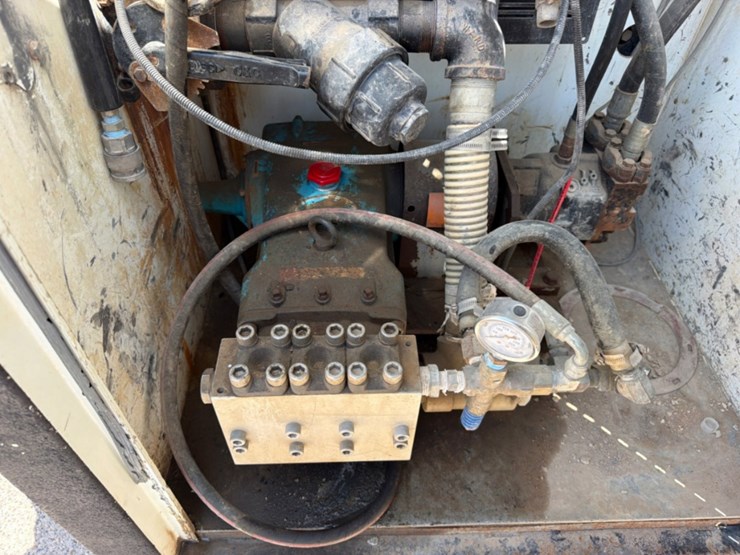 2019-peterbilt-567-image-7