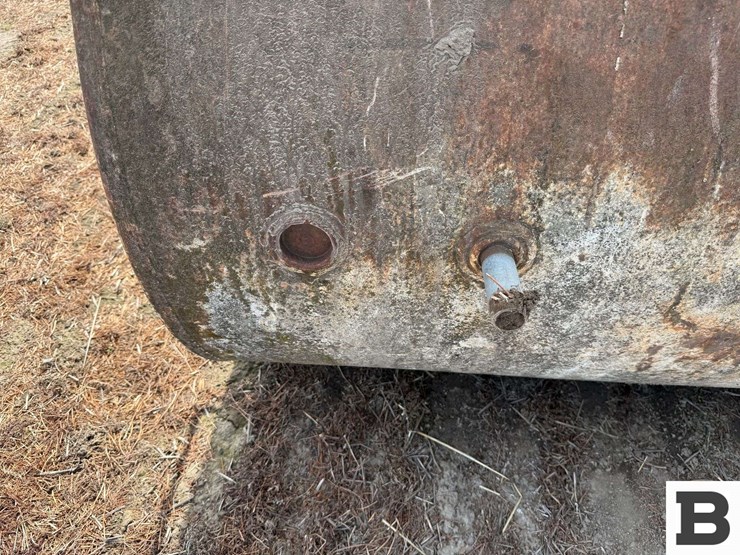 1,000-gallon-horizontal-fuel-tank-image-7