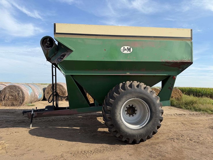j&m-675-image-2