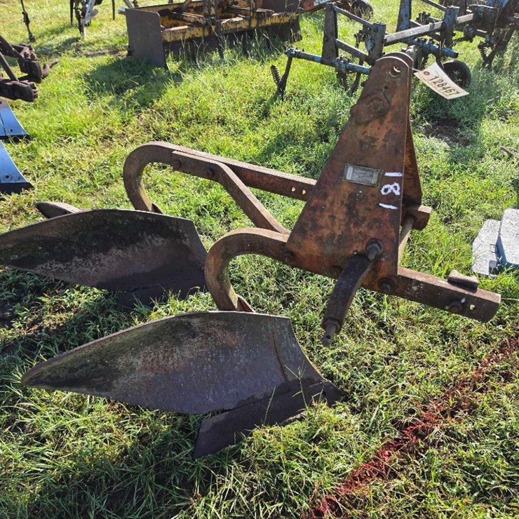 181 - 2 ROW BOTTOM PLOW