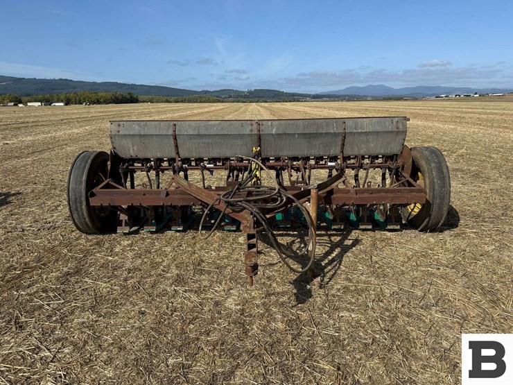 van-brunt-grain-drill-image-8