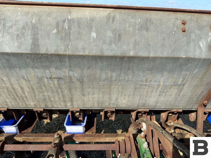van-brunt-grain-drill-image-29