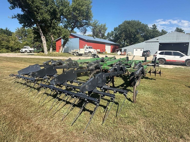 john-deere-714-image-11