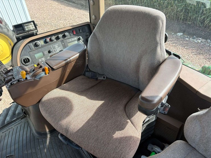 2006-john-deere-8430t-image-49