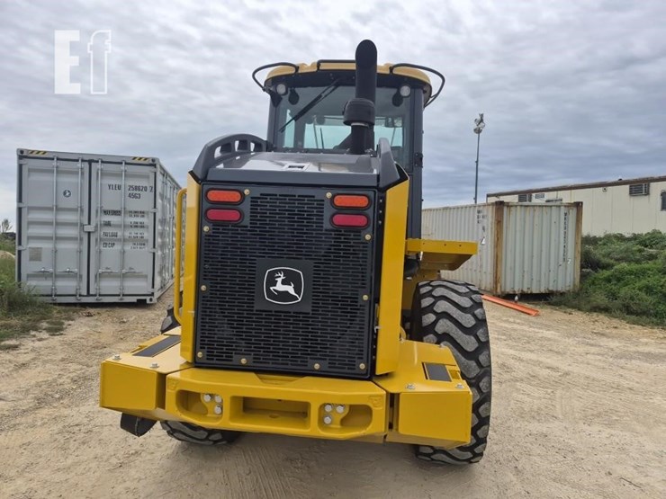 2015-deere-544k-image-11