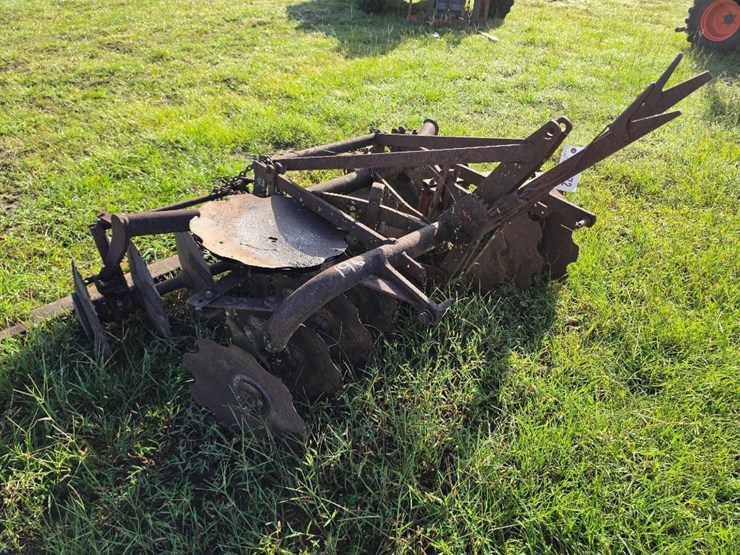196---2-row-6.5'-disc-harrow-image-1