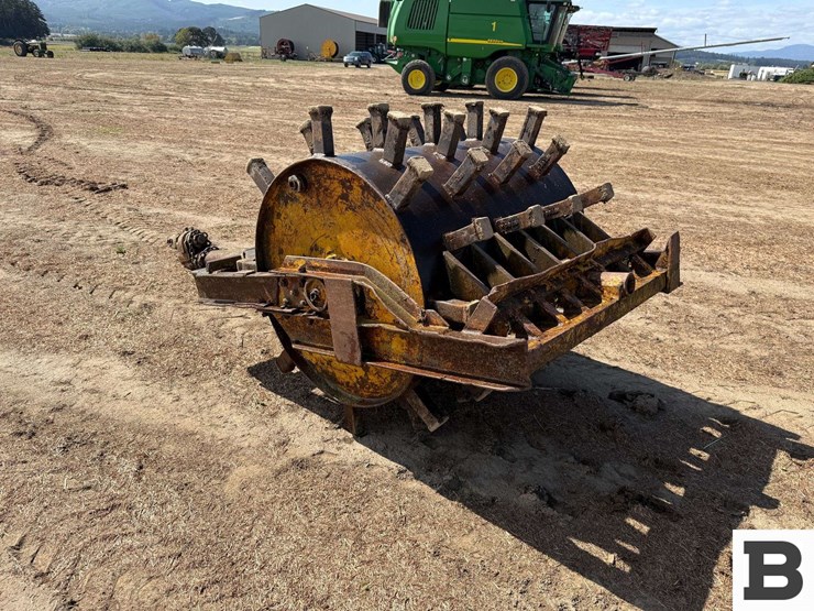 sheepsfoot-compaction-roller-image-3