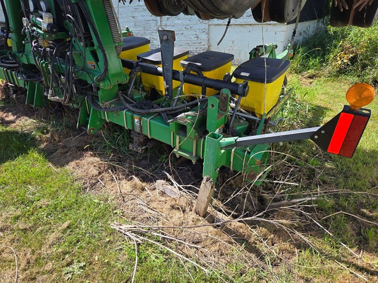 john-deere-1720-image-15