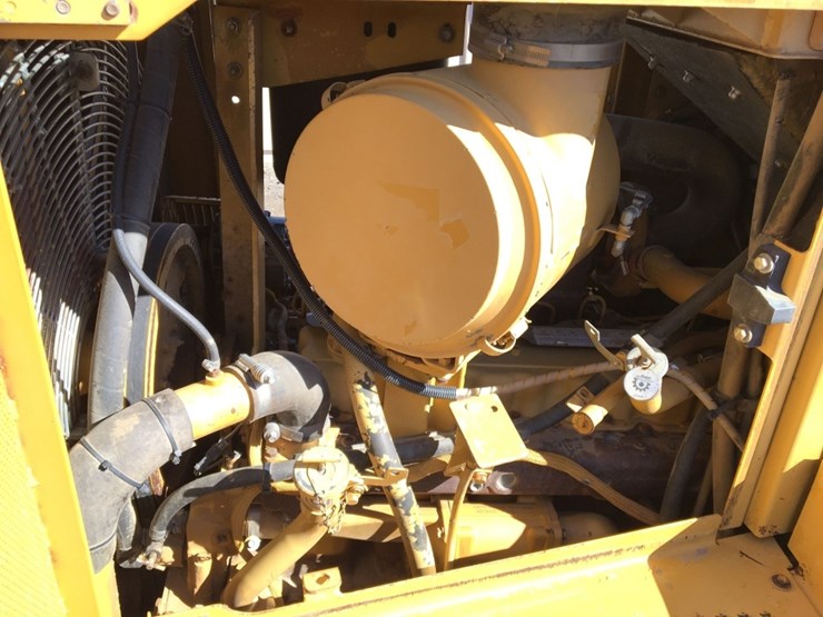 2001-caterpillar-d6r-xl-image-6
