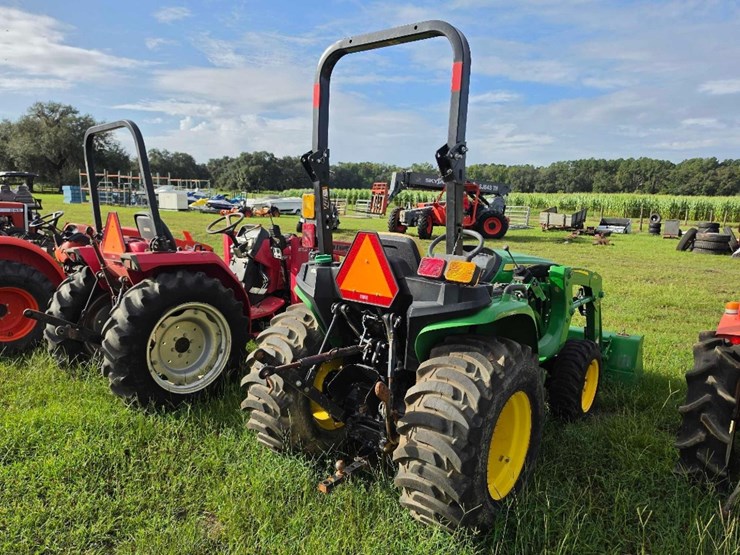 john-deere-3032e-image-4