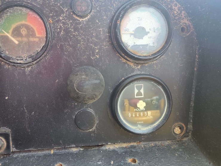 deere-750b-lt-image-37