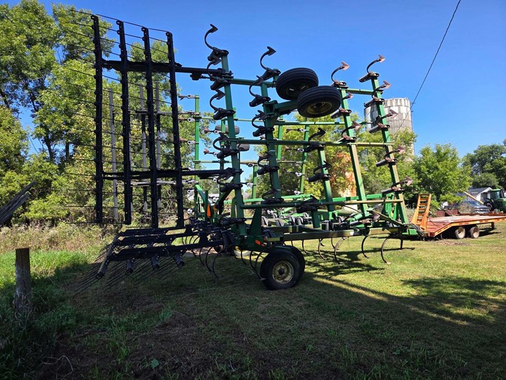 john-deere-2210-image-3
