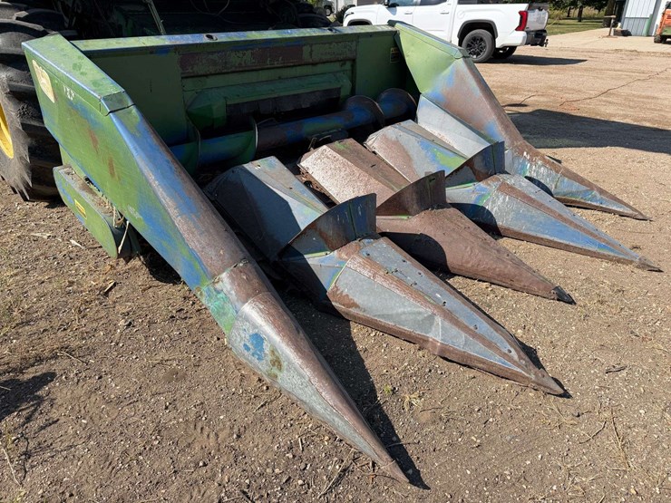 john-deere-444-image-1