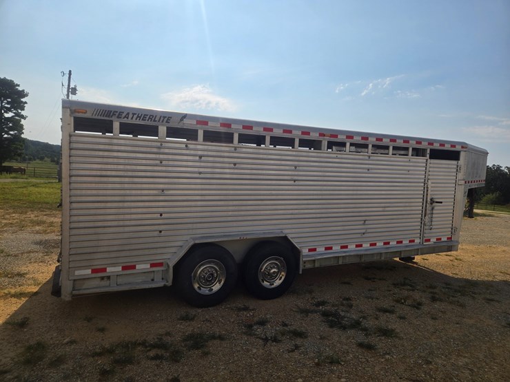#26361-•-1995-30'-featherlite-trailer-image-7