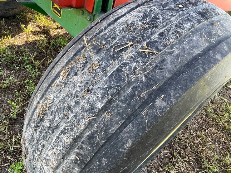 john-deere-1075-image-21